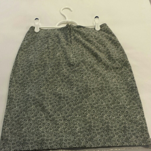 Johnathan Martin Daisy Print Skirt Size 9 - Picture 4 of 5